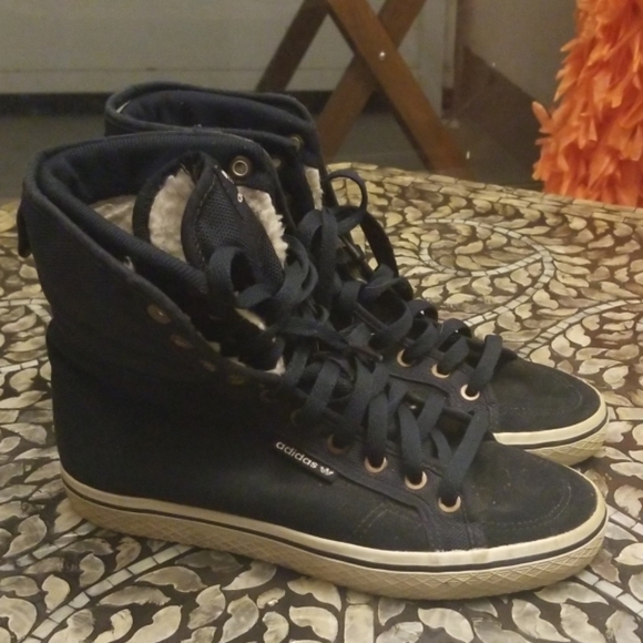 Shoes - Picture 2 of 5